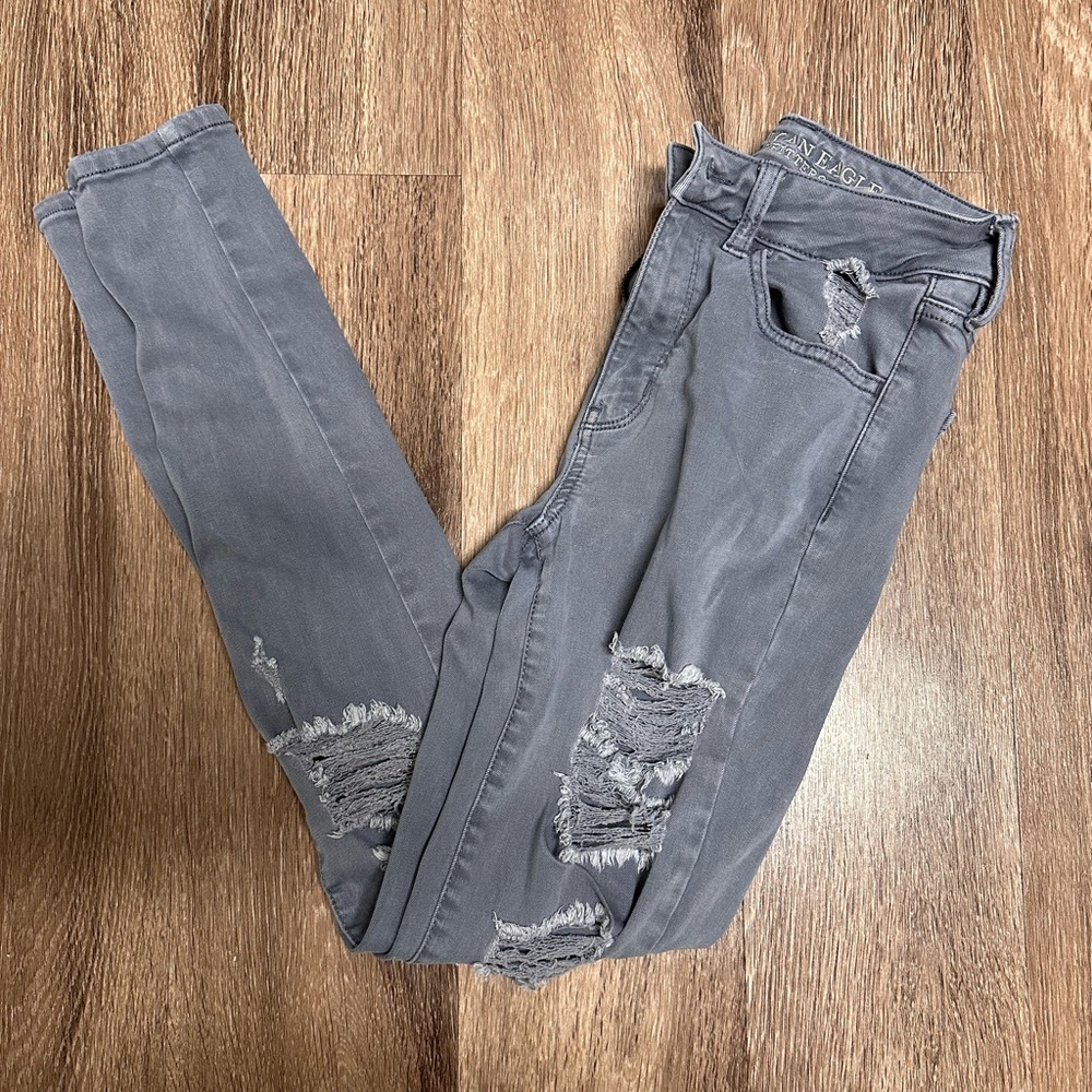 American Eagle outfitters distressed jeans